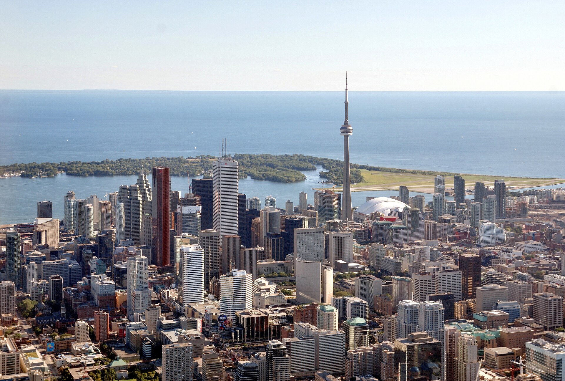 Toronto skyline with the CN Tower seen across the water